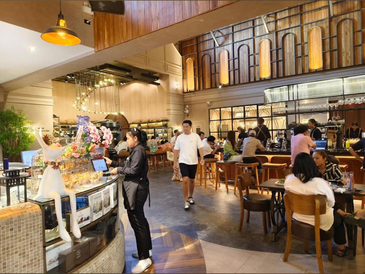 Grand Florida芭提雅带免费游泳池温泉桑拿浴和健身房瑜伽室私家海滩公寓e206 Na Chom Thian Exteriör bild